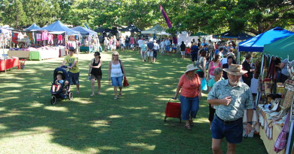 A huge crowd dropped in to check out the 09 FOW markets.